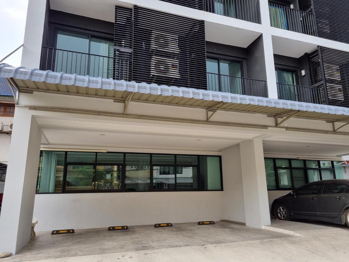 Tiara Place Bangkok Extérieur photo