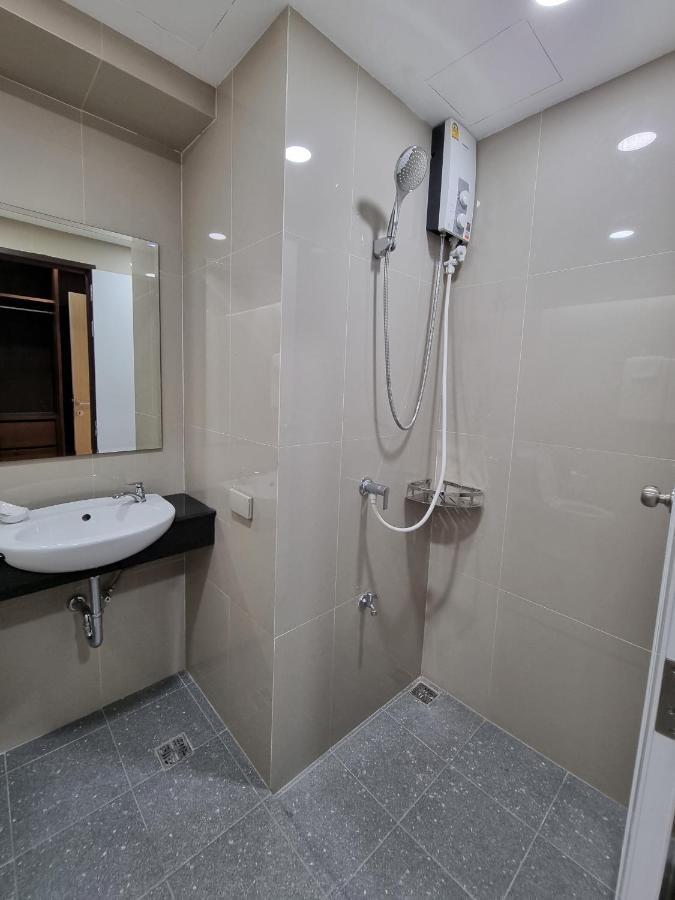 Tiara Place Bangkok Extérieur photo
